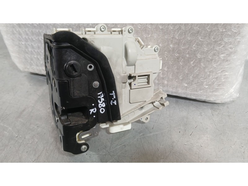 Recambio de cerradura puerta trasera izquierda para audi q3 (8ub, 8ug) 2.0 tdi quattro referencia OEM IAM 8K0839015G  