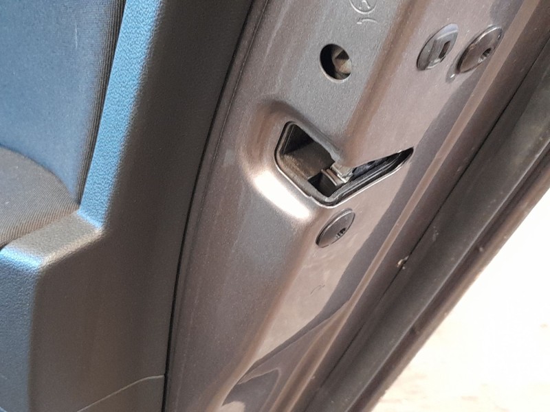 Recambio de cerradura puerta trasera derecha para volkswagen golf sportsvan vii (am1, an1) 1.4 tsi referencia OEM IAM 5K4839016A