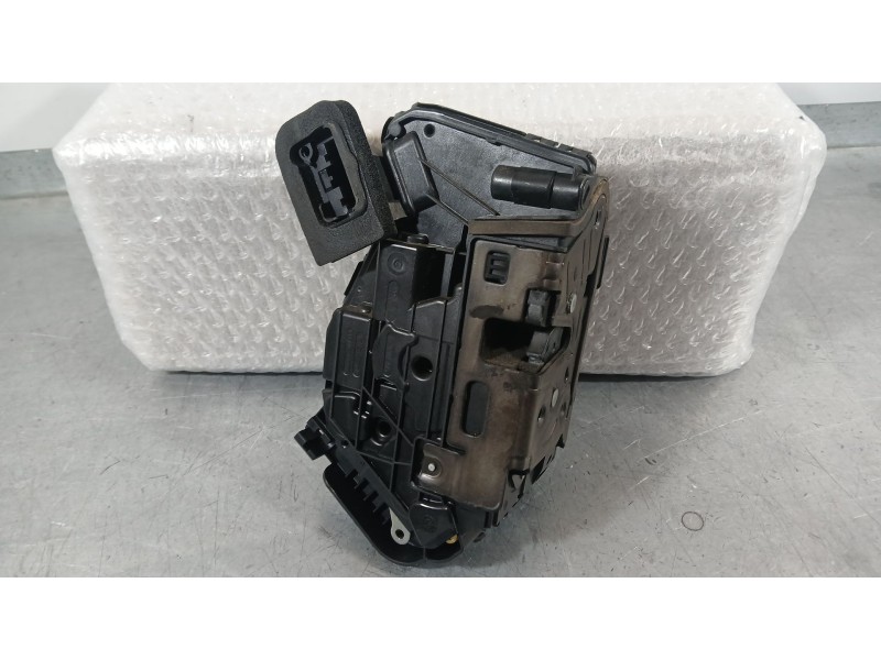 Recambio de cerradura puerta delantera derecha para volkswagen polo vi (aw1, bz1, ae1) 1.0 referencia OEM IAM 5TB837016E  
