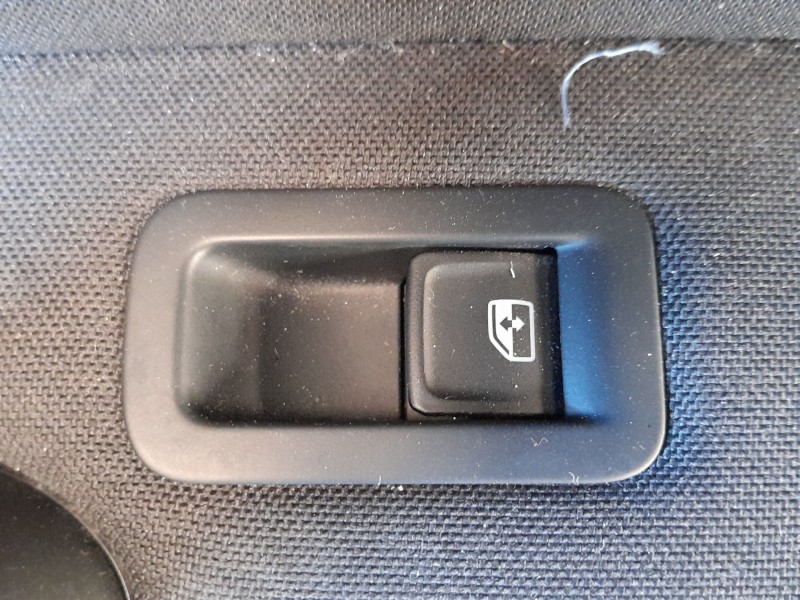 Recambio de mando elevalunas delantero derecho para volkswagen golf sportsvan vii (am1, an1) 1.4 tsi referencia OEM IAM 5G095985