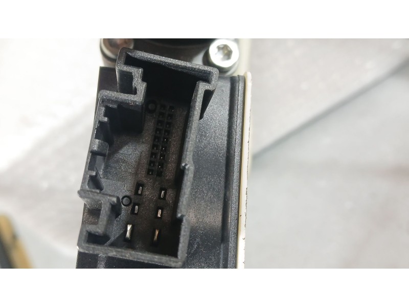 Recambio de elevalunas delantero derecho para volkswagen polo vi (aw1, bz1, ae1) 1.0 referencia OEM IAM 2G4837462D  