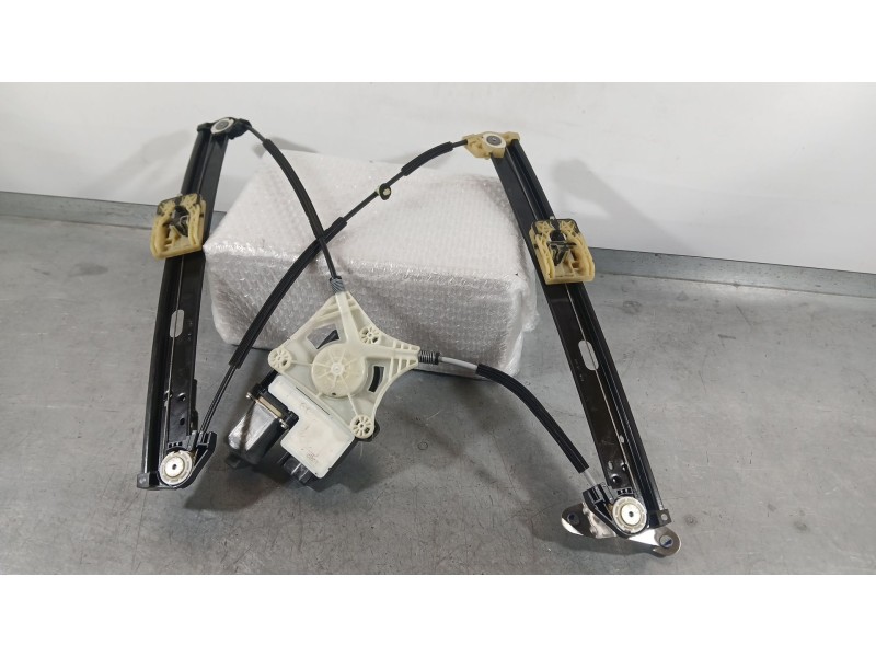 Recambio de elevalunas delantero derecho para volkswagen polo vi (aw1, bz1, ae1) 1.0 referencia OEM IAM 2G4837462D  