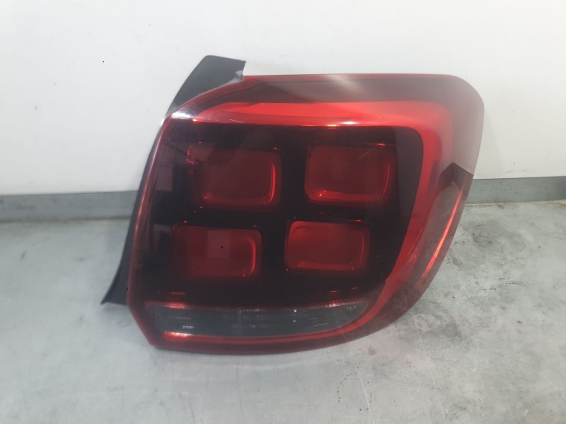 Recambio de piloto trasero derecho para dacia sandero ii (b8_) 1.0 sce 75 (b8jc, b8jd) referencia OEM IAM 265506669R  