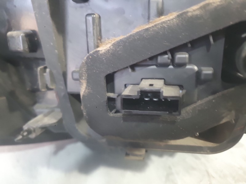 Recambio de piloto trasero derecho para dacia sandero ii (b8_) 1.0 sce 75 (b8jc, b8jd) referencia OEM IAM 265506669R  