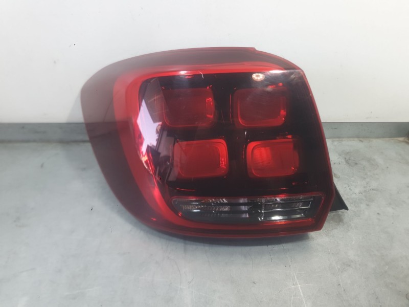 Recambio de piloto trasero izquierdo para dacia sandero ii (b8_) 1.0 sce 75 (b8jc, b8jd) referencia OEM IAM 265554085R  