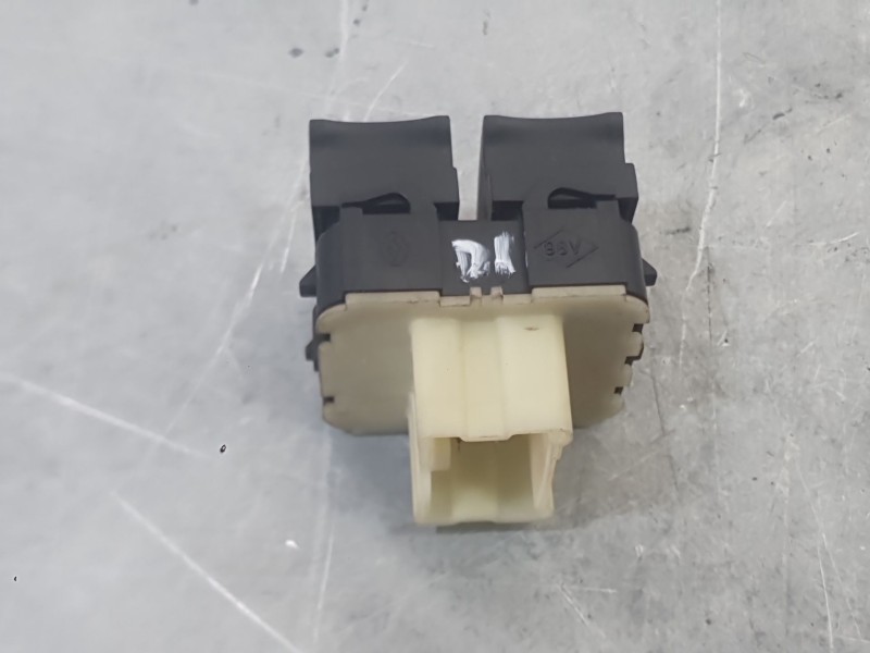 Recambio de mando elevalunas delantero izquierdo para dacia sandero ii (b8_) 1.0 sce 75 (b8jc, b8jd) referencia OEM IAM 25411258