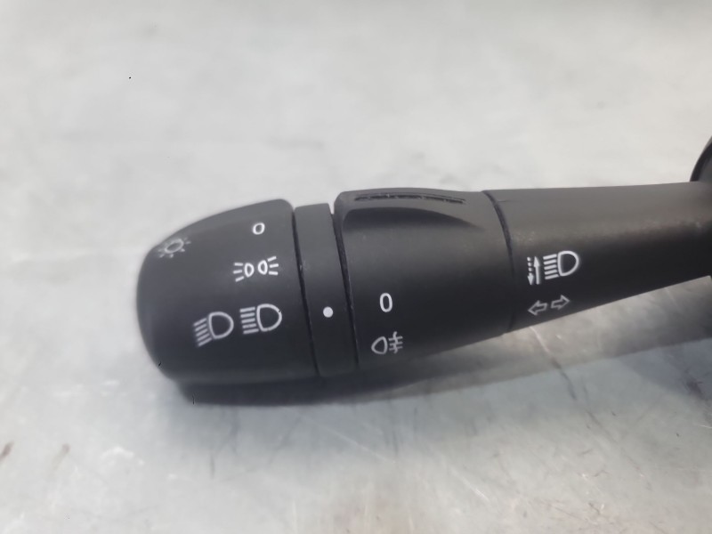 Recambio de mando luces para dacia sandero ii (b8_) 1.0 sce 75 (b8jc, b8jd) referencia OEM IAM 255401303R  8201168008