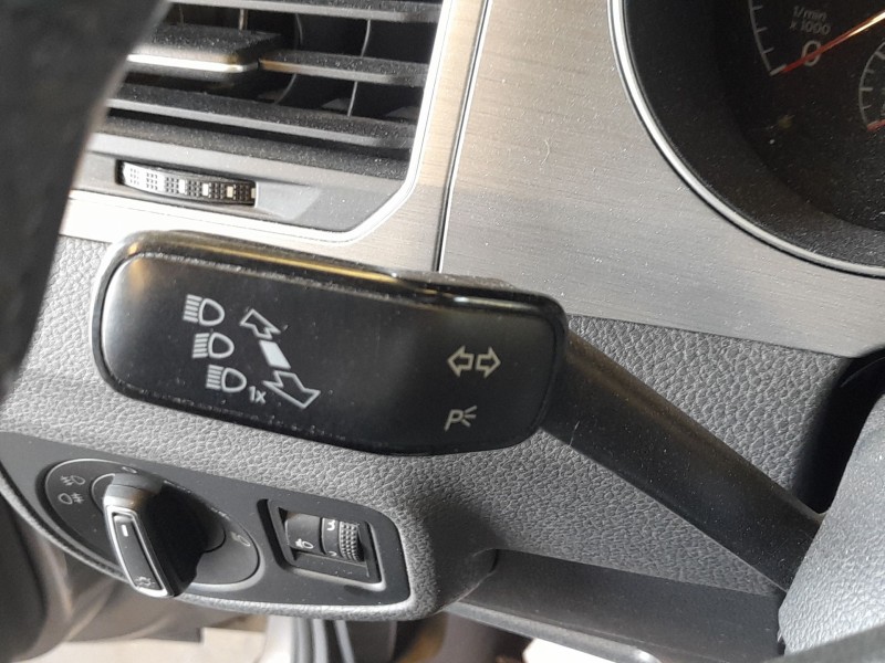 Recambio de mando luces y limpia para volkswagen golf sportsvan vii (am1, an1) 1.4 tsi referencia OEM IAM 5Q0953513AAIGI  