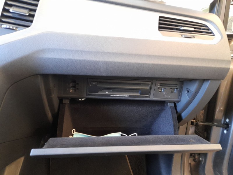 Recambio de guantera para volkswagen golf sportsvan vii (am1, an1) 1.4 tsi referencia OEM IAM 517857114E82V  