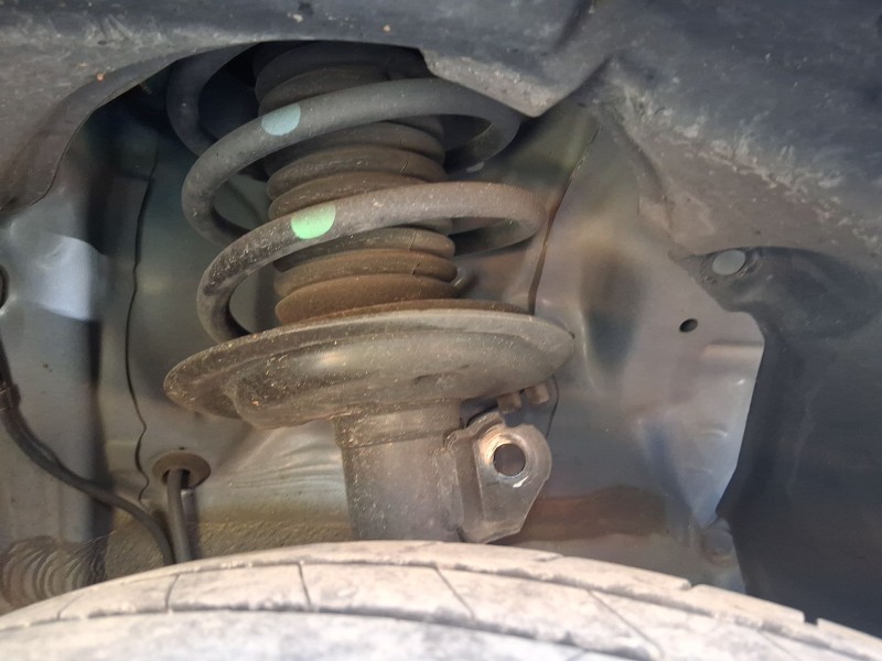 Recambio de amortiguador delantero derecho para toyota yaris (_p13_) 1.5 (nsp131_) referencia OEM IAM 48510K0080  