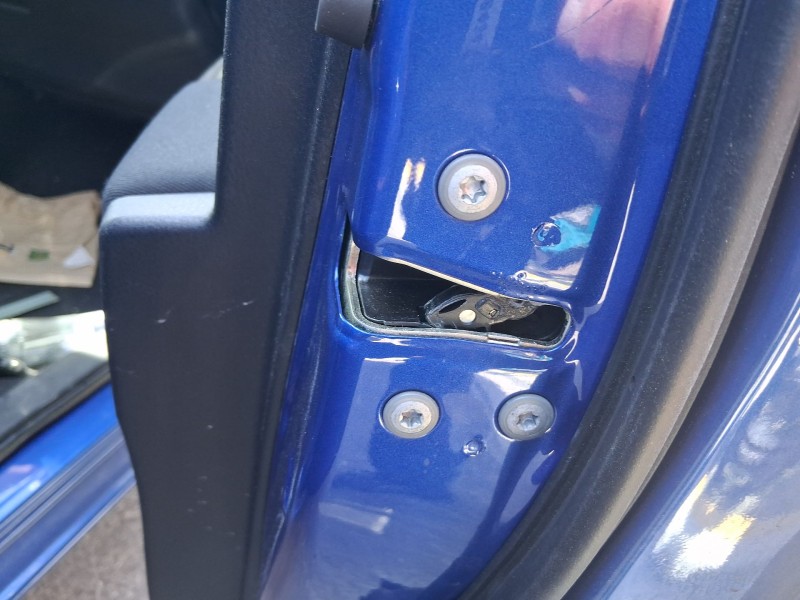 Recambio de cerradura puerta delantera derecha para toyota yaris (_p13_) 1.5 (nsp131_) referencia OEM IAM 69030K0031  