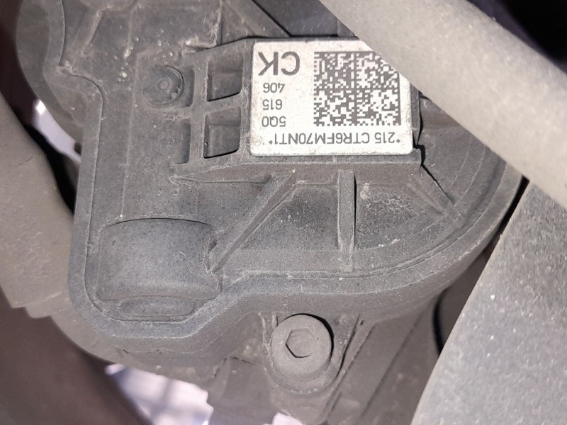 Recambio de pinza freno trasera derecha para volkswagen golf sportsvan vii (am1, an1) 1.4 tsi referencia OEM IAM 8V0615424D  