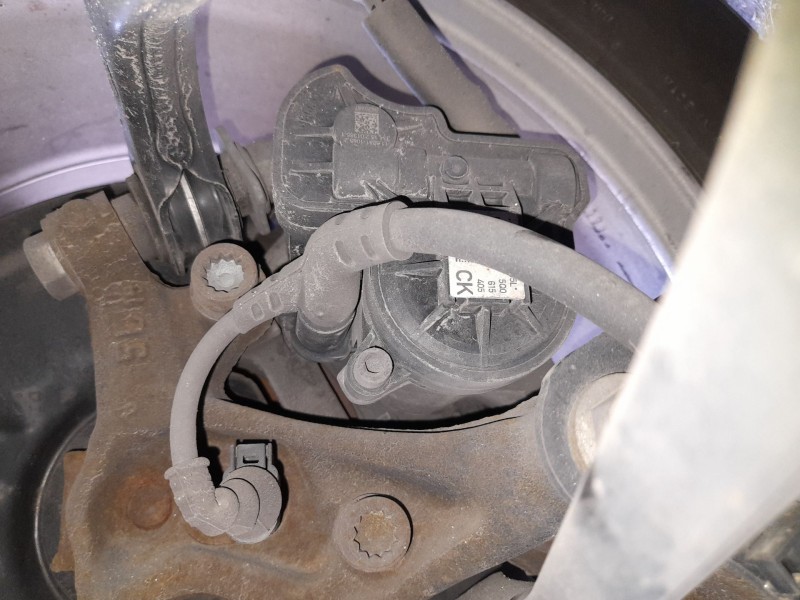 Recambio de pinza freno trasera izquierda para volkswagen golf sportsvan vii (am1, an1) 1.4 tsi referencia OEM IAM 8V0615423D 8V