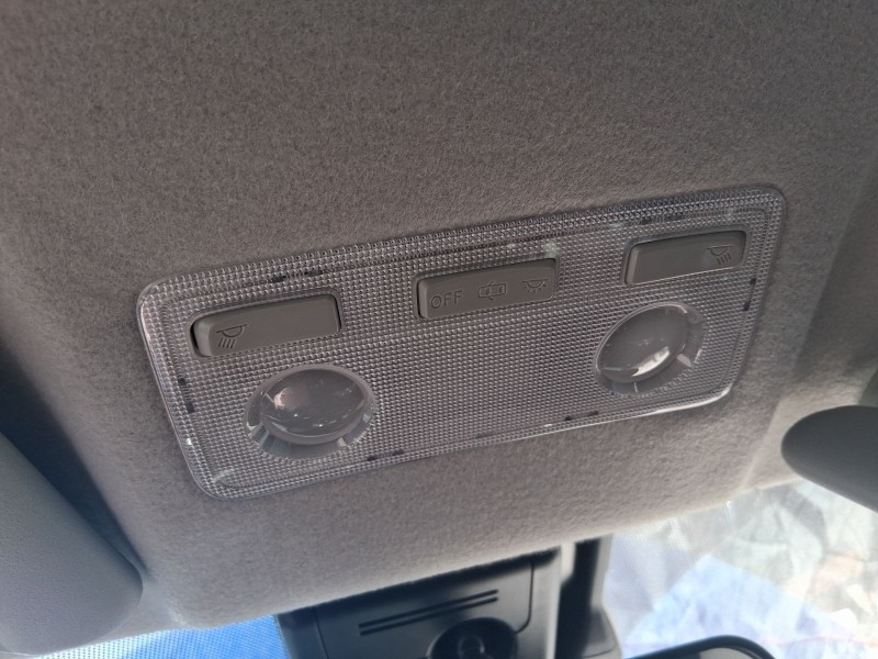 Recambio de luz interior para toyota yaris (_p13_) 1.5 (nsp131_) referencia OEM IAM 812600D070B0  