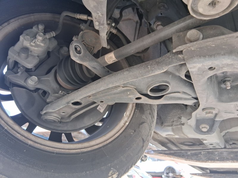 Recambio de brazo suspension inferior delantero derecho para toyota yaris (_p13_) 1.5 (nsp131_) referencia OEM IAM 48068K0020  