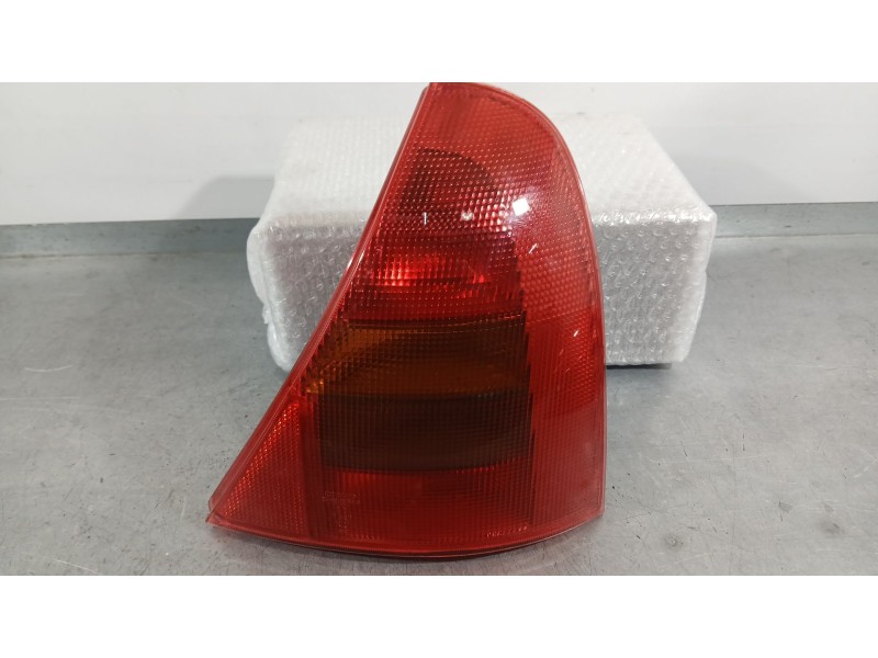 Recambio de piloto trasero derecho para renault clio ii (bb_, cb_) 1.2 (bb0a, bb0f, bb10, bb1k, bb28, bb2d, bb2h, cb0a,... refer