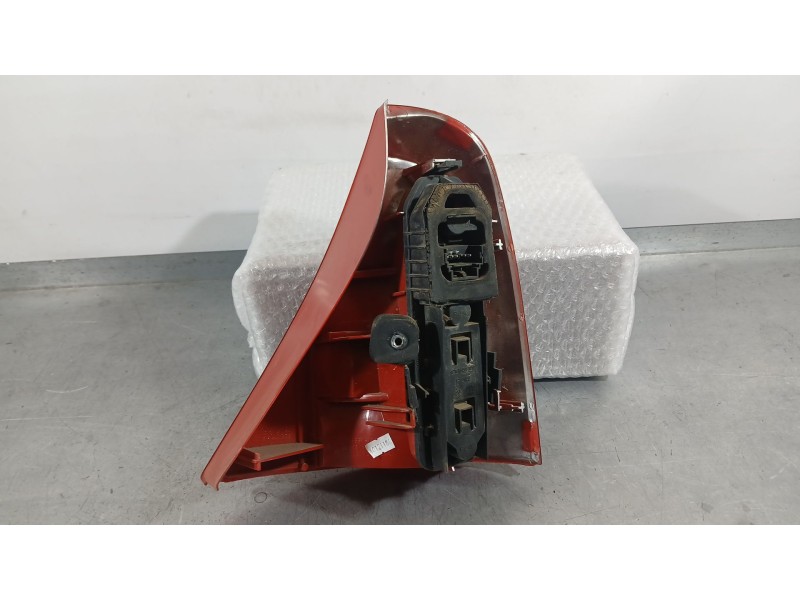 Recambio de piloto trasero izquierdo para renault clio ii (bb_, cb_) 1.2 (bb0a, bb0f, bb10, bb1k, bb28, bb2d, bb2h, cb0a,... ref