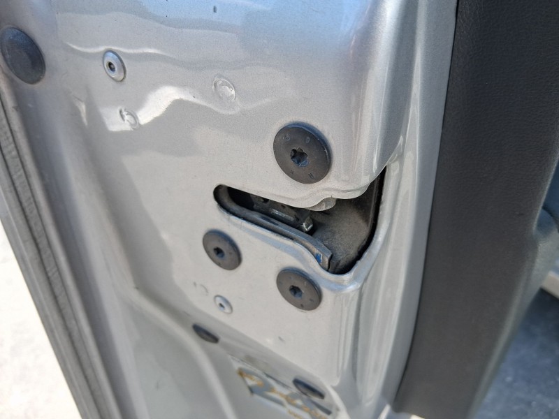 Recambio de cerradura puerta delantera izquierda para renault megane iii hatchback (bz0/1_, b3_) 1.5 dci referencia OEM IAM 8050