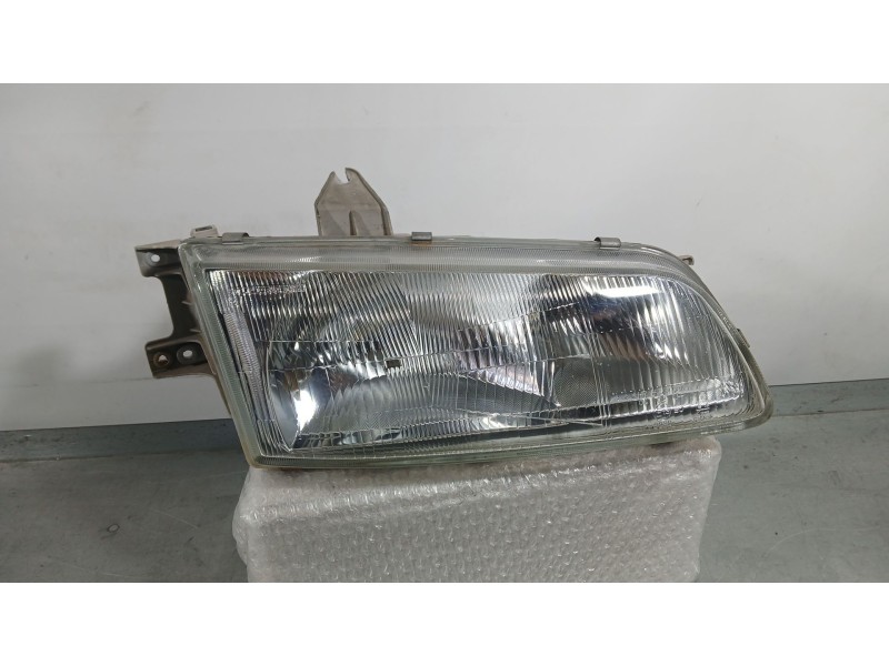 Recambio de faro derecho para hyundai h-1 / starex autobús (a1) 2.5 d referencia OEM IAM 921024A000  