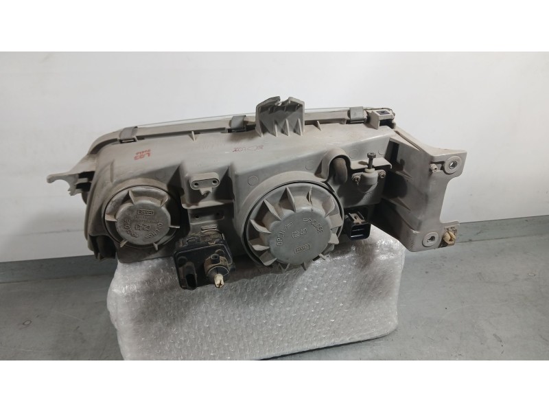 Recambio de faro derecho para hyundai h-1 / starex autobús (a1) 2.5 d referencia OEM IAM 921024A000  