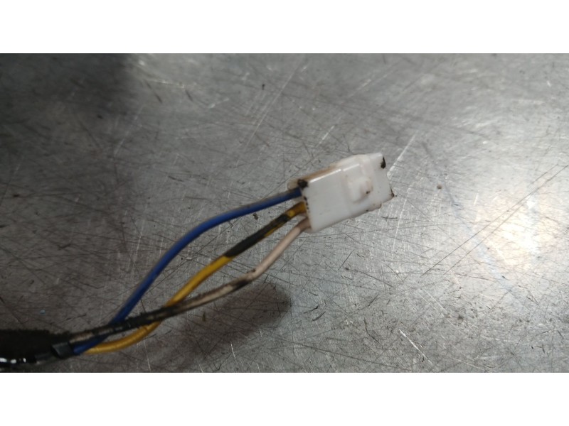 Recambio de retrovisor derecho para hyundai h-1 / starex autobús (a1) 2.5 d referencia OEM IAM 876204A300  