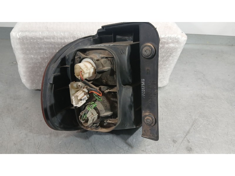 Recambio de piloto trasero derecho exterior para hyundai h-1 / starex autobús (a1) 2.5 d referencia OEM IAM 924024A010  