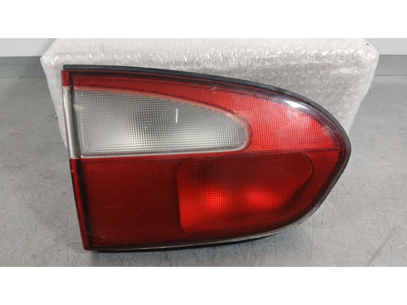 Recambio de piloto trasero izquierdo interior para hyundai h-1 / starex autobús (a1) 2.5 d referencia OEM IAM 924054A021  