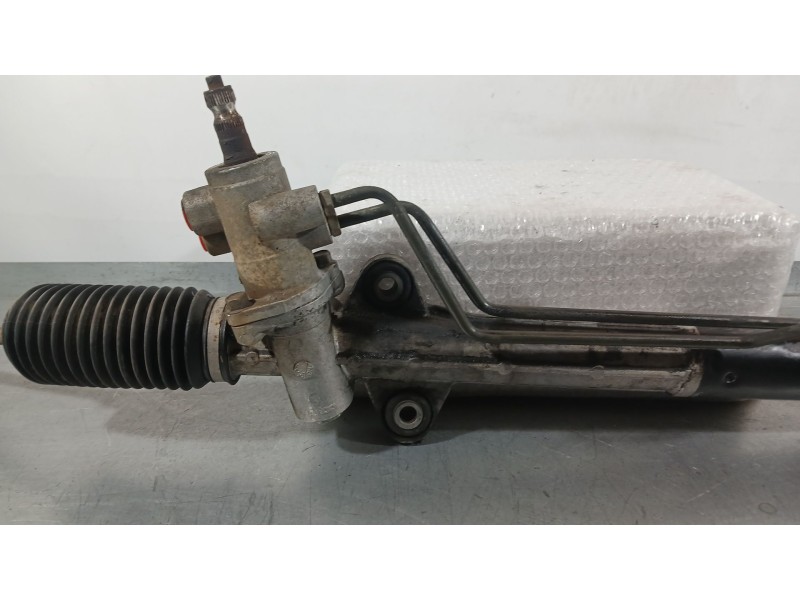 Recambio de cremallera direccion para hyundai h-1 / starex autobús (a1) 2.5 d referencia OEM IAM 577004A600  