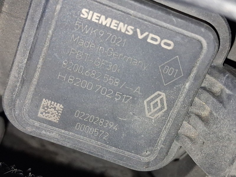 Recambio de caudalimetro para renault megane iii hatchback (bz0/1_, b3_) 1.5 dci referencia OEM IAM 8200682558  