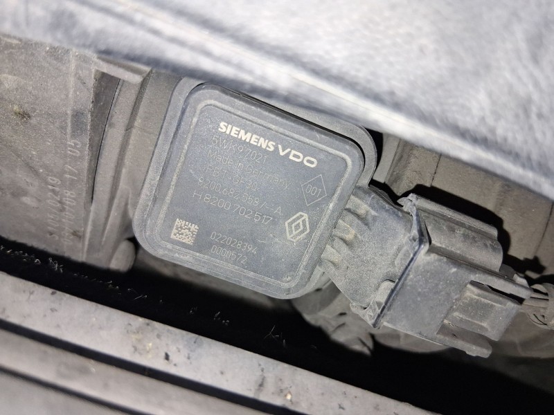 Recambio de caudalimetro para renault megane iii hatchback (bz0/1_, b3_) 1.5 dci referencia OEM IAM 8200682558  