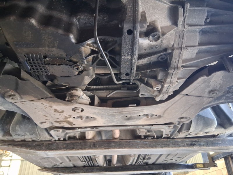 Recambio de puente delantero para renault megane iii hatchback (bz0/1_, b3_) 1.5 dci referencia OEM IAM 544012717R  