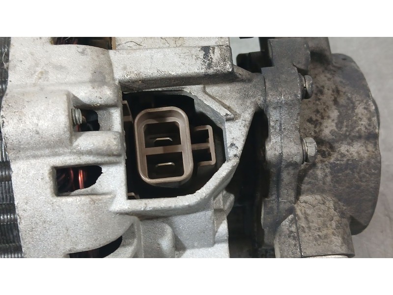 Recambio de alternador para hyundai h-1 / starex autobús (a1) 2.5 d referencia OEM IAM 3730042455  