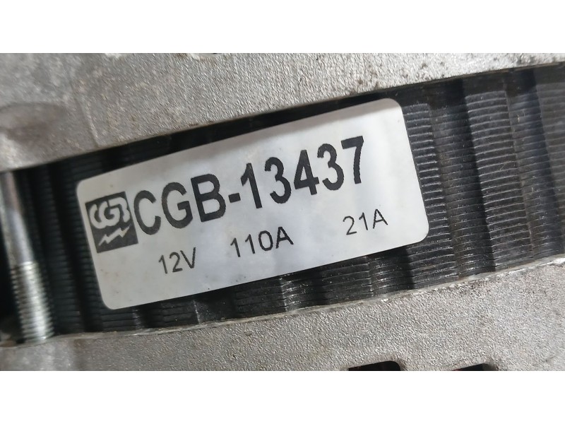 Recambio de alternador para hyundai h-1 / starex autobús (a1) 2.5 d referencia OEM IAM 3730042455  