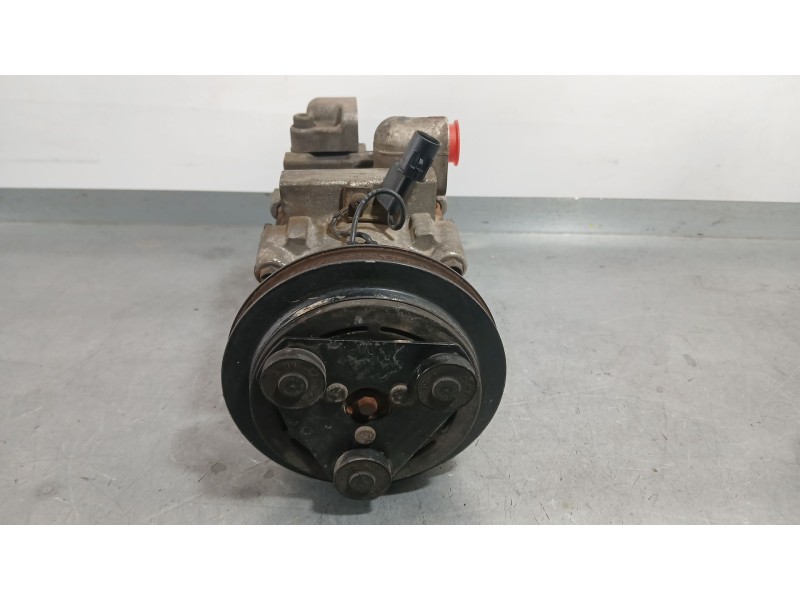 Recambio de compresor aire acondicionado para hyundai h-1 / starex autobús (a1) 2.5 d referencia OEM IAM 977014A370  