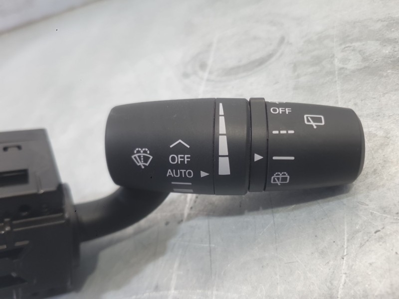 Recambio de mando limpia para mazda 2 lim. () black tech edition referencia OEM IAM   
