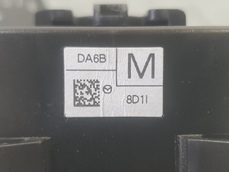 Recambio de mando limpia para mazda 2 lim. () black tech edition referencia OEM IAM   