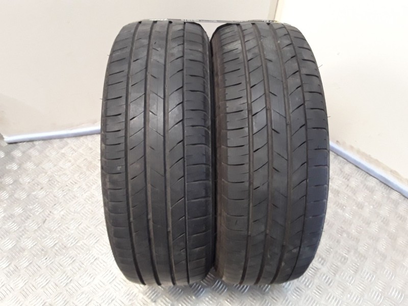 Recambio de neumatico pareja para neumaticos reutilizados - referencia OEM IAM 195651591V KUMHO 195/65/15/91V