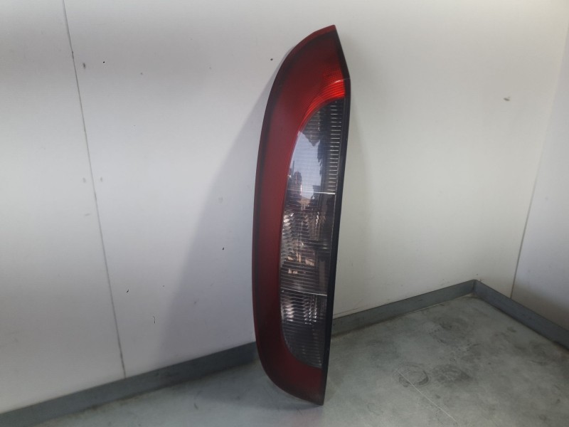 Recambio de piloto trasero izquierdo para opel corsa c (x01) 1.2 (f08, f68) referencia OEM IAM 9196363  
