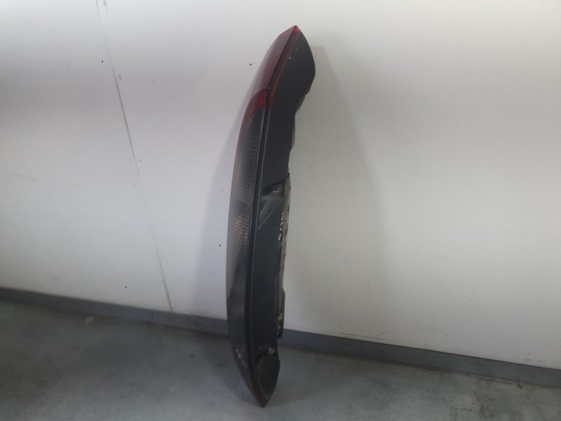 Recambio de piloto trasero izquierdo para opel corsa c (x01) 1.2 (f08, f68) referencia OEM IAM 9196363  