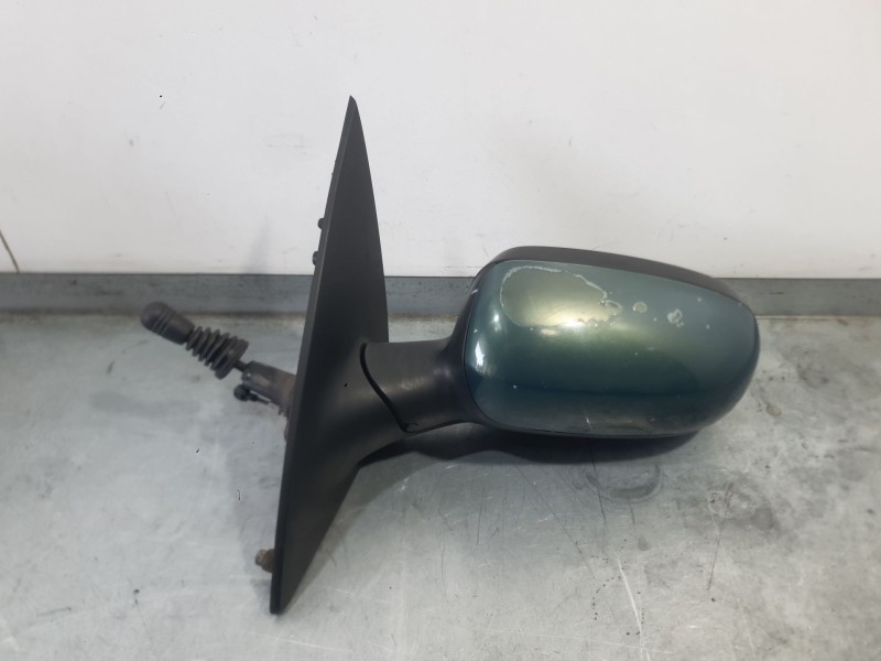 Recambio de retrovisor izquierdo para opel corsa c (x01) 1.2 (f08, f68) referencia OEM IAM   