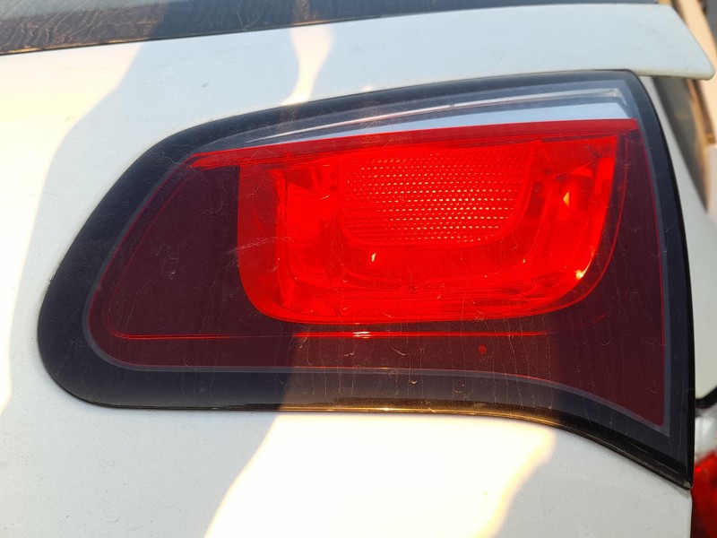 Recambio de piloto trasero derecho interior para citroën c3 ii (sc_) 1.0 vti 68 referencia OEM IAM 6351JC  