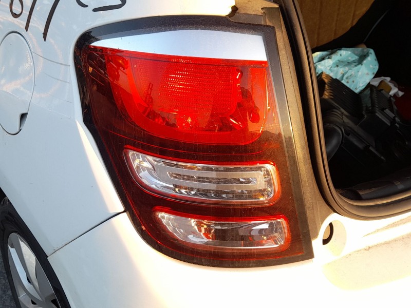 Recambio de piloto trasero izquierdo exterior para citroën c3 ii (sc_) 1.0 vti 68 referencia OEM IAM 9803928880  