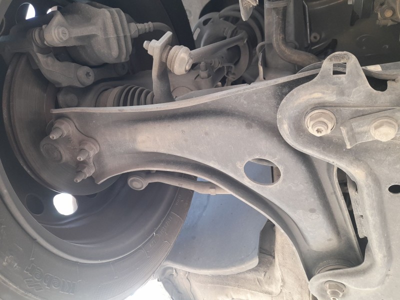 Recambio de brazo suspension inferior delantero derecho para citroën c3 ii (sc_) 1.0 vti 68 referencia OEM IAM 1673629880  