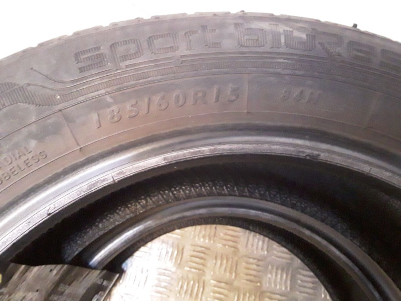 Recambio de neumatico pareja para neumaticos reutilizados - referencia OEM IAM 185601584H DUNLOP 185/60/15/84H