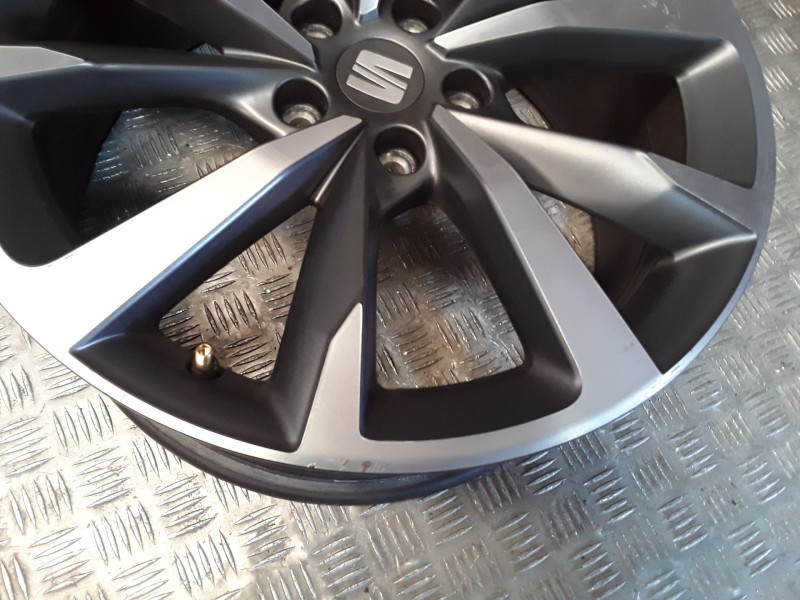 Recambio de llanta aluminio para seat leon (kl1, klg) 1.5 etsi referencia OEM IAM 7.5X18 5 TORN ET46 ALUMINIO ROZADA