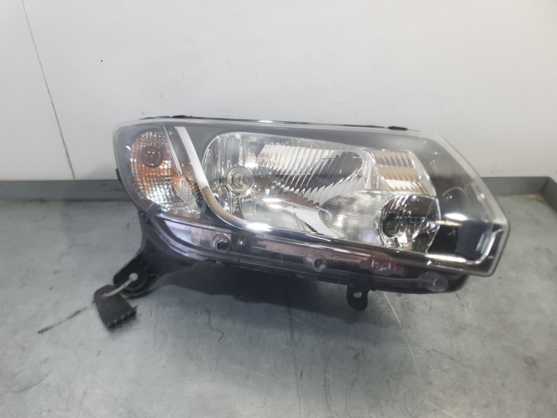 Recambio de faro derecho para dacia sandero ii (b8_) 1.5 dci referencia OEM IAM 260105344R  