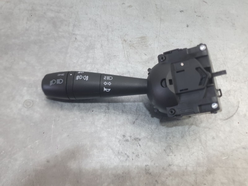 Recambio de mando intermitentes para dacia sandero ii (b8_) 1.5 dci referencia OEM IAM 255401301R  8201168008