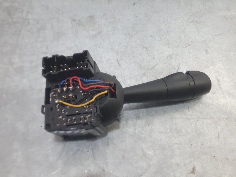 Recambio de mando intermitentes para dacia sandero ii (b8_) 1.5 dci referencia OEM IAM 255401301R  8201168008