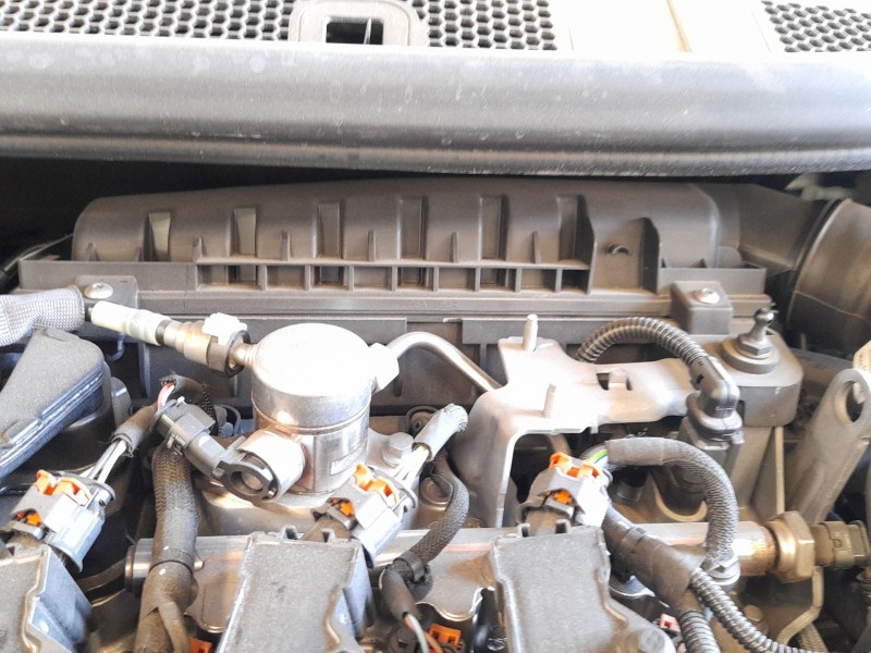 Recambio de carcasa filtro aire para peugeot 2008 ii (ud_, us_, uy_, uj_, ur_, uc_) 1.2 puretech 130 referencia OEM IAM 98127356