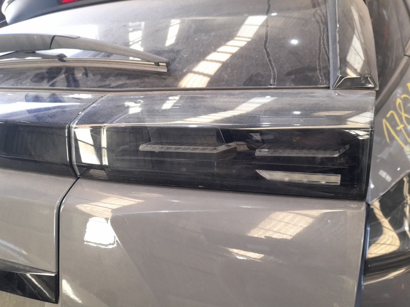 Recambio de piloto trasero derecho interior para peugeot 2008 ii (ud_, us_, uy_, uj_, ur_, uc_) 1.2 puretech 130 referencia OEM 
